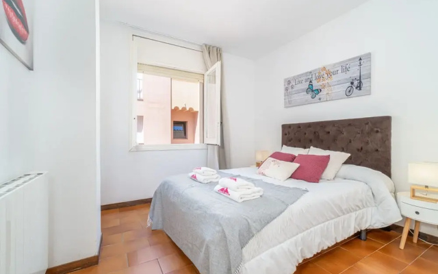 Empuriabrava Apartment With Pool, Parking