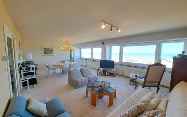 Sea View Family Stay for 8