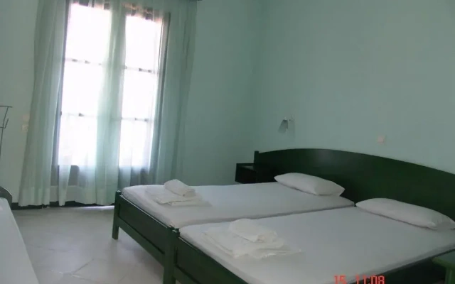 Nikos Apartments