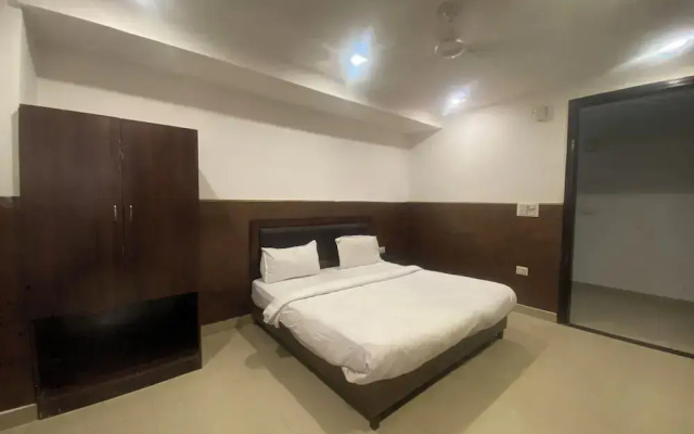Hotel Golden Plam Tilak Nagar Market