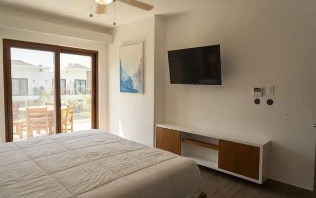 7 Guests 2 Br Private Jacuzzi Shared Pool
