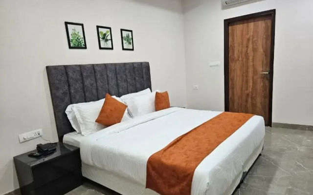 Hotel The Grand