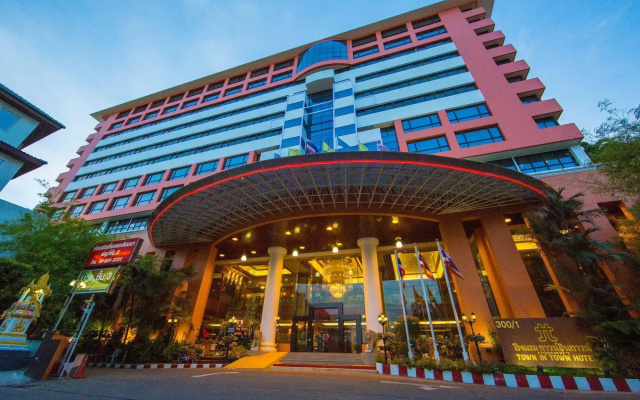 Town In Town Hotel Bangkok