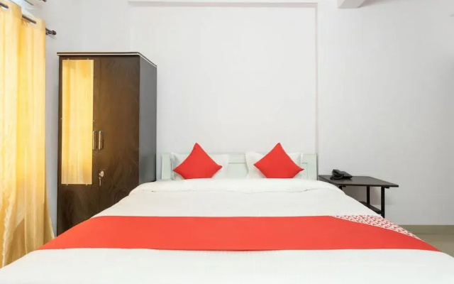 OYO 28691 Hotel Golden Star