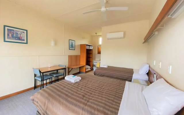 Terang Motor Inn
