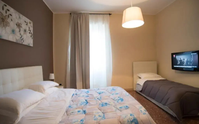 Capital Flat 9-A