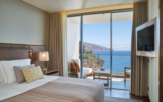 Отель Les Suites at The Cliff Bay