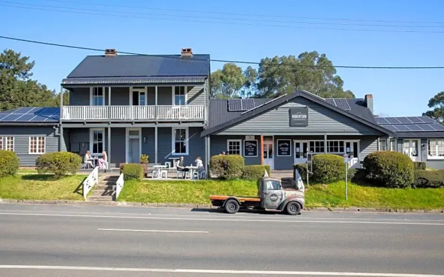 Robertson Public House