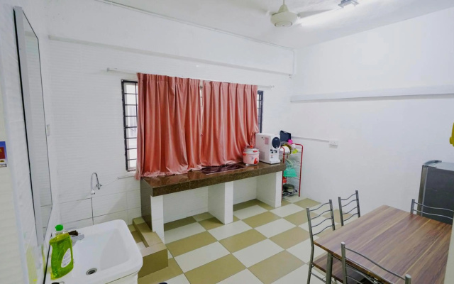 Pak Long Homestay