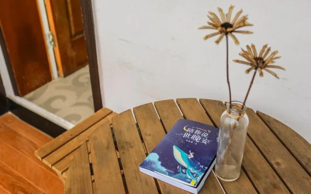 Wuzhen Riverside Boutique Hostel