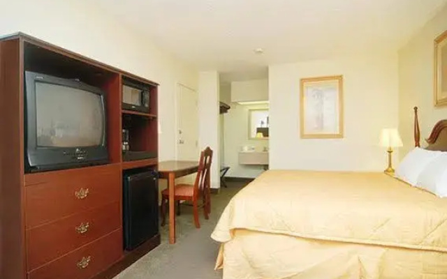 Quality Inn & Suites Ozark