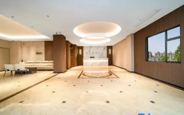Ruiyuan Lanjing Hotel (Xinyang Nanhong Plaza)