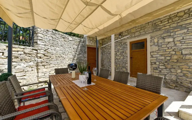 Stunning Home in Benkovac With Wifi and 3 Bedrooms