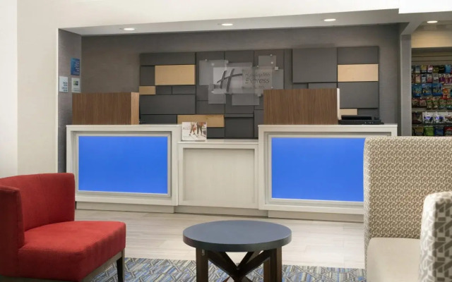 Holiday Inn Express & Suites Baltimore - BWI Airport North by IHG