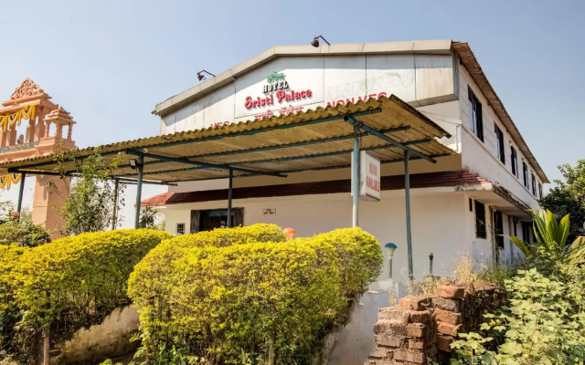 Sristi Palace by OYO Rooms