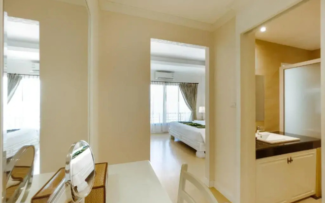 Royal Nakhara Hotel