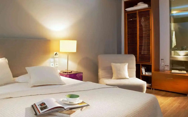 Kamari Beach Hotel