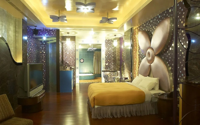 Royal Group Motel Nan Tse Branch