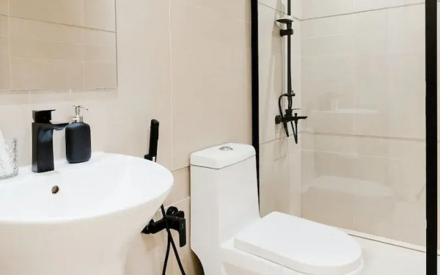 Three BR Spacious & Luxurious Flat in Hittin