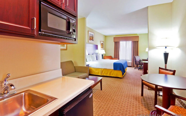 Holiday Inn Express Hotel & Suites Magee by IHG