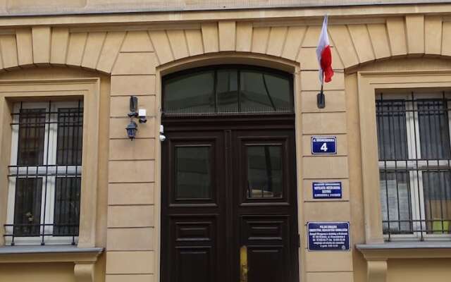 Отель Cat Hostel Krakow Польша, Краков - отзывы, цены и фото номеров - забронировать отель Cat Hostel Krakow онлайн вид на фасад