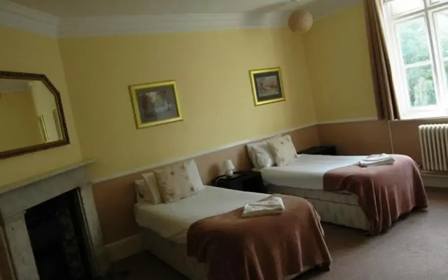 The Admiral Cunningham Hotel
