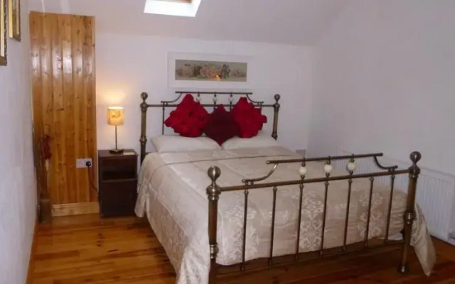 Belan Lodge - Courtyard Accommodation,"The Francis Richard"