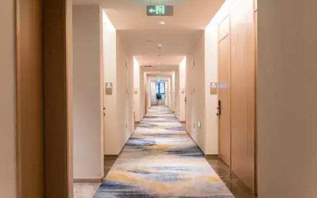 Wanda Yue Hotel (Pingtan Station Night Market, Longwangtou Beach)