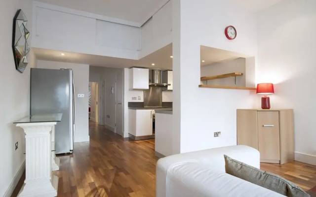 Bayswater 2 Bed Apartment with Terrace