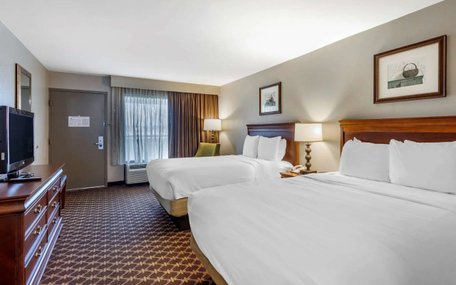 Quality Inn Near the Island Pigeon Forge