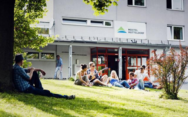 Hostel Hütteldorf вид на фасад