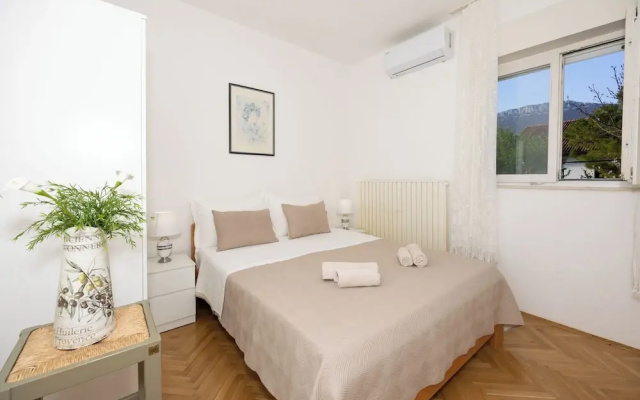 Double bed Room With Private Bathroom