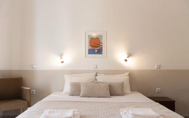 ELEONAS  bohotel and Annex Apartment