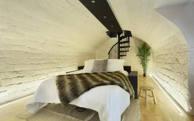 Pick A Flat's Upper Marais Apartments- Rue du Faubourg Saint-Martin