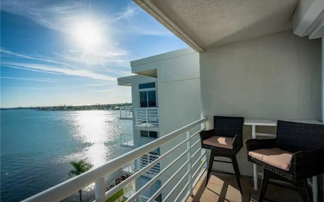 Bahia Vista 17881 - Two Bedroom Condo