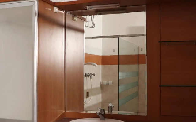 Kuldesak Room