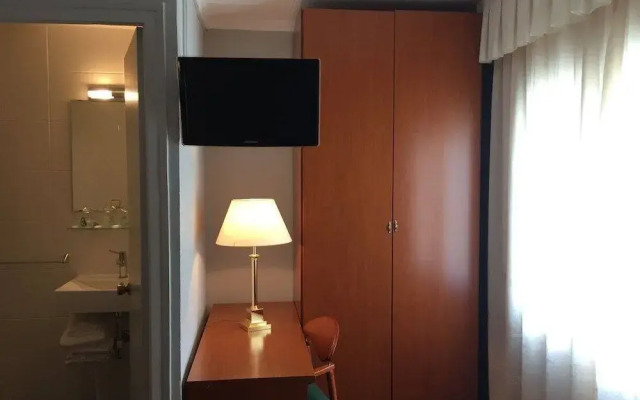 Hostal Roma
