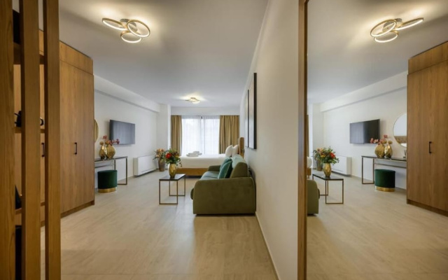 Cens Bronze Luxury Suites