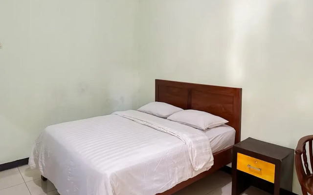 Global Inn Syariah RedPartner near Juanda T1 Airport