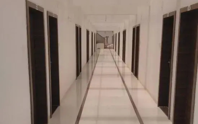 Hotel White Desert