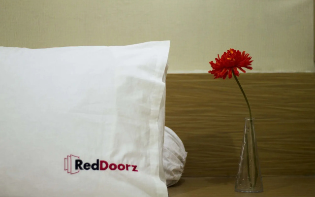 Santo Guest House by RedDoorz