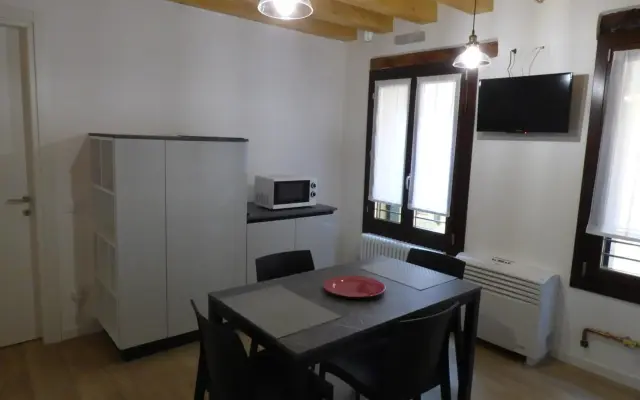 Casa Moderna A Due Passi Da Rialto