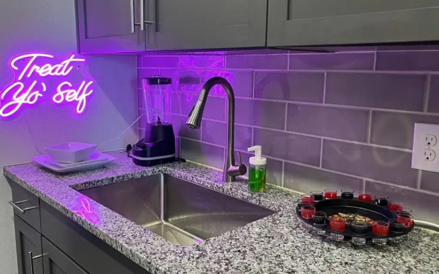 Sexy & Sensual 1BR Escape