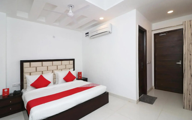 OYO 63150 City House