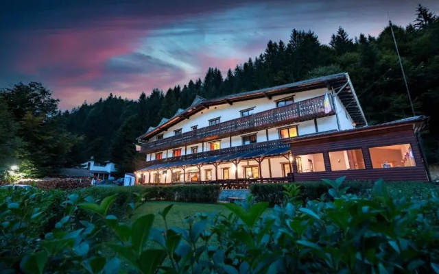 . Hotel Craiul Crailor