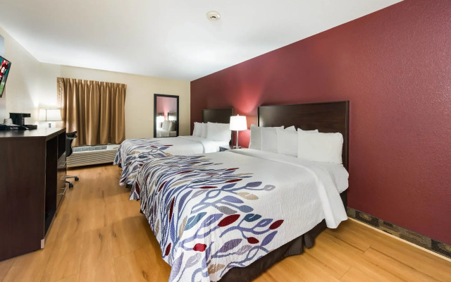 Econo Lodge Inn & Suites