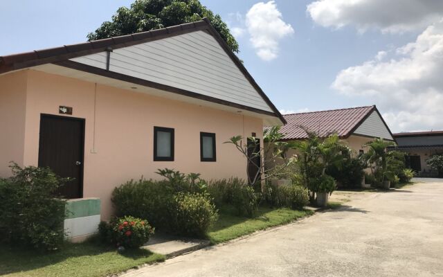 Отель Sabai Resort Самуи вид на фасад