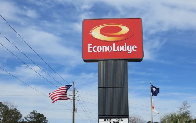 Отель Econo Lodge Inn & Suites Hardeeville I-95 Хардивилль вид на фасад
