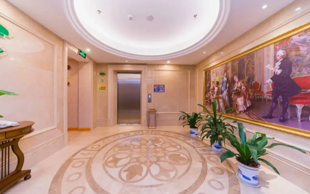 Vienna Hotel Shenzhen Jixiang Metro Staion