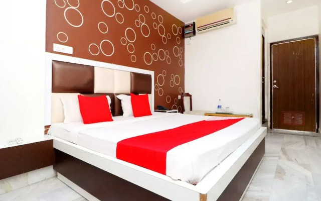 Oyo 43845 Hotel Red Velvet Inn